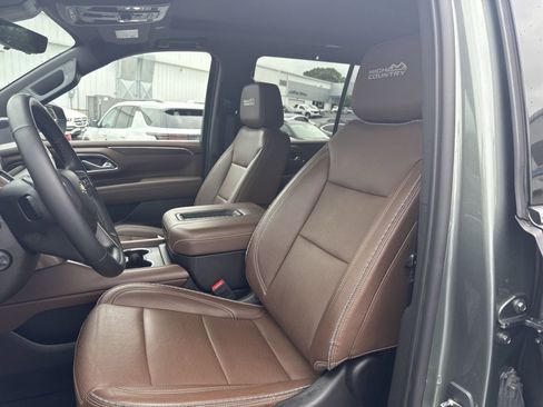 Used 2023 Chevrolet Tahoe High Country w/ Premium Package 2 AWD/4WD image 13