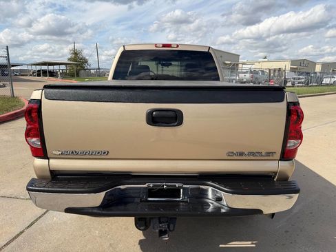 Used 2005 Chevrolet Silverado 2500 LT w/ Heavy-Duty Power Package AWD/4WD image 60