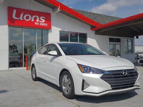 Used 2019 Hyundai Elantra SEL image 2