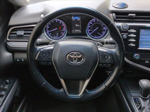 Used 2019 Toyota Camry SE FWD image 14
