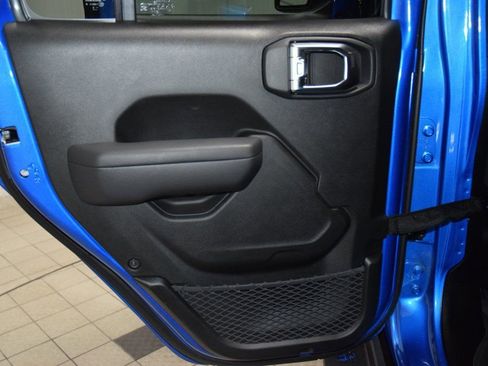 Used 2025 Jeep Gladiator Rubicon w/ Convenience Group image 44