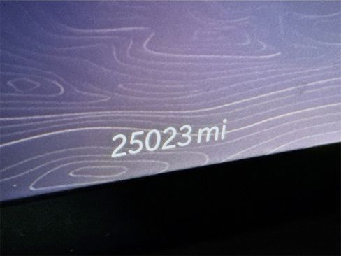 Used 2023 Jeep Grand Cherokee Altitude image 5