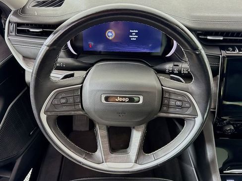 Used 2022 Jeep Grand Cherokee L Limited AWD/4WD image 13