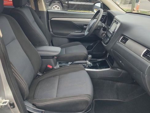 Used 2018 Mitsubishi Outlander SEL AWD/4WD image 23