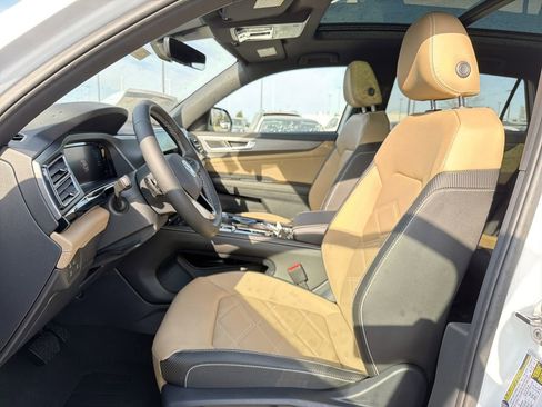 New 2026 Volkswagen Atlas Cross Sport SE FWD image 11