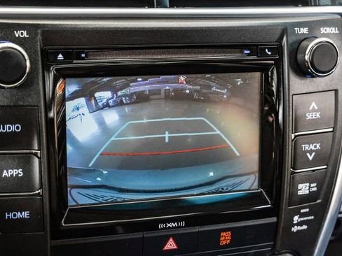 Used 2016 Toyota Camry SE FWD image 21