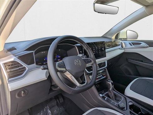 New 2025 Volkswagen Taos SE image 20