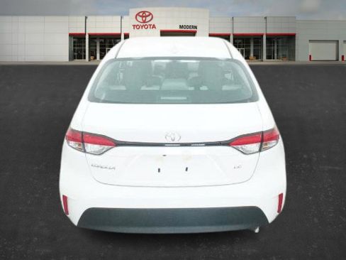 New 2026 Toyota Corolla LE image 18