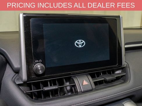 Used 2025 Toyota RAV4 XLE AWD/4WD image 12