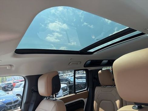 Used 2025 Land Rover Defender 110 S image 17