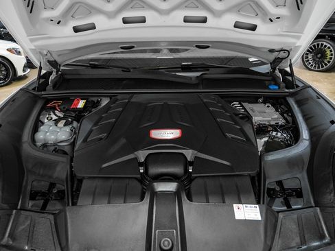 Used 2020 Porsche Cayenne Turbo image 46