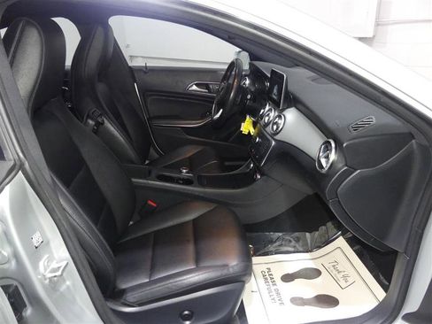 Used 2015 Mercedes-Benz CLA 250 4MATIC image 21