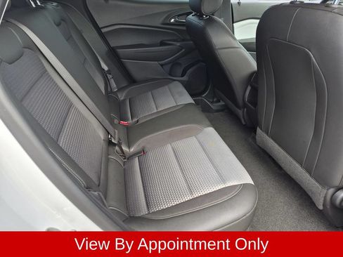 Used 2025 Chevrolet Trax LT w/ LT Convenience Package FWD image 28