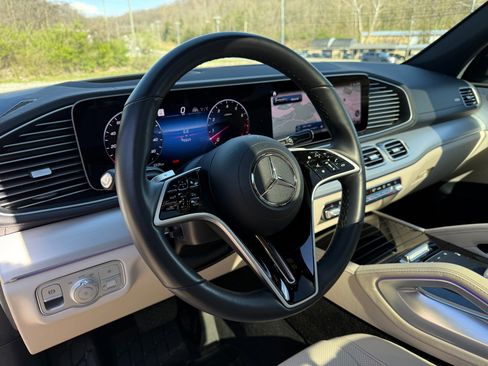 Used 2025 Mercedes-Benz GLS 450 4MATIC, w/ HUD, TRAILER HITCH, image 9
