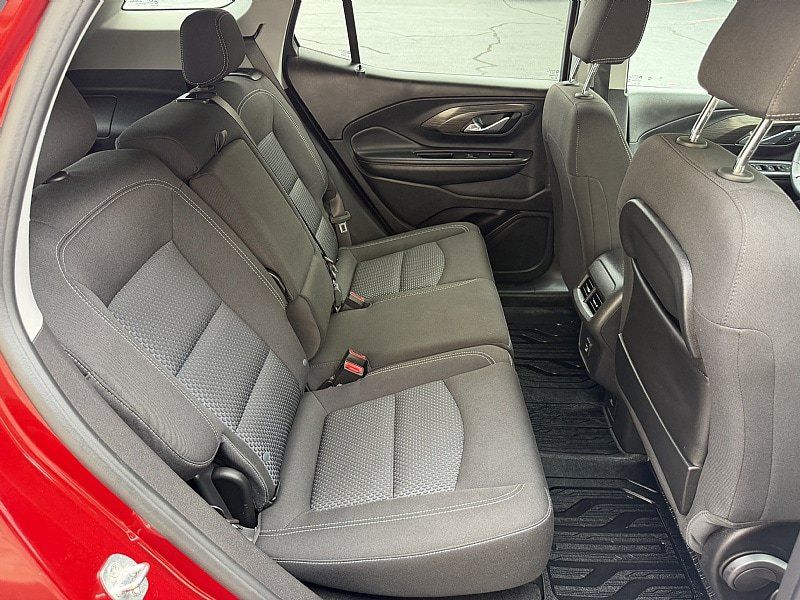 Used 2023 GMC Terrain SLE w/ Driver Convenience Package FWD image 21