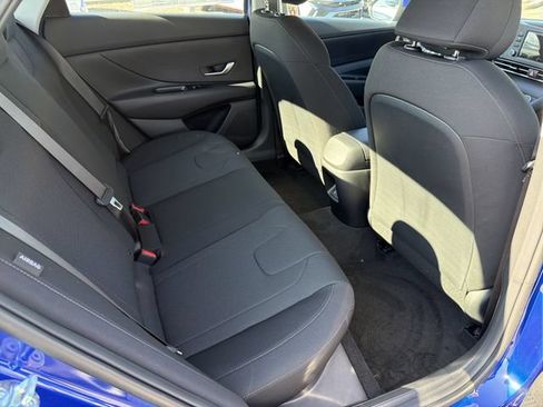 New 2026 Hyundai Elantra SE FWD image 17