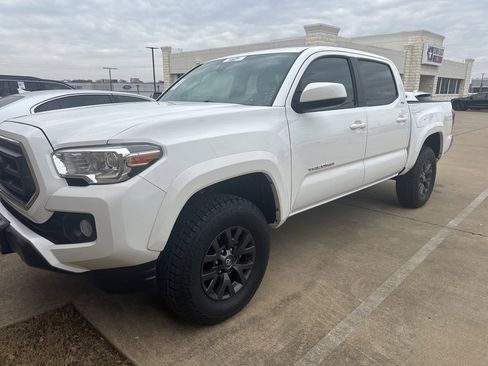 Used 2021 Toyota Tacoma SR5 image 2