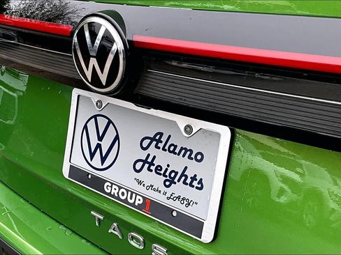 New 2026 Volkswagen Taos SE image 15