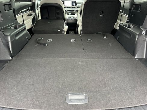 Used 2023 Kia Telluride EX w/ EX Captain's Chair Package image 16