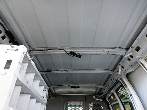Used 2017 GMC Savana 2500 RWD image 39