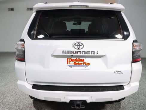 Used 2021 Toyota 4Runner SR5 AWD/4WD image 8