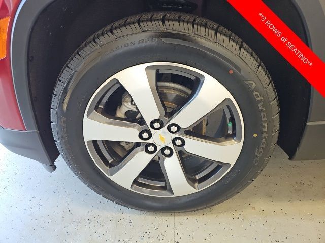 Used 2022 Chevrolet Traverse LT w/ LT Premium Package AWD/4WD image 9