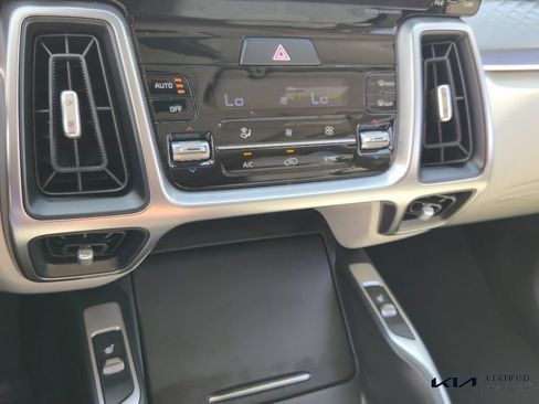 Certified 2023 Kia Sorento S w/ Panoramic Sunroof Package FWD image 22