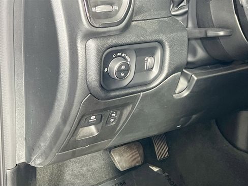 Used 2022 RAM 1500 Big Horn w/ Built-to-serve Edition image 10