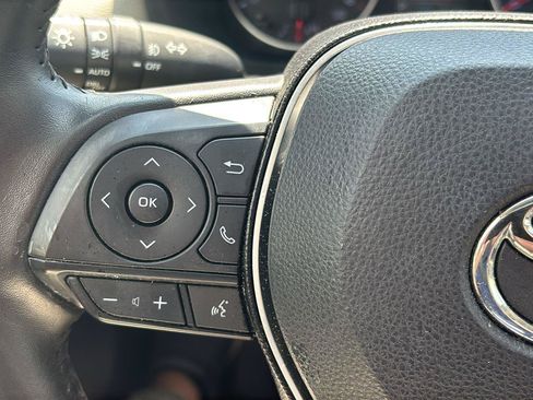 Used 2019 Toyota RAV4 XLE Premium FWD image 30