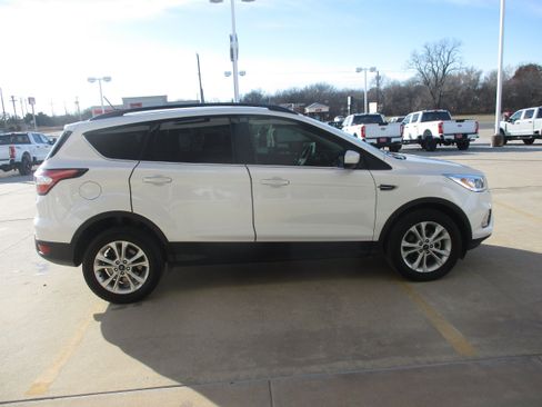 Used 2018 Ford Escape SEL image 7