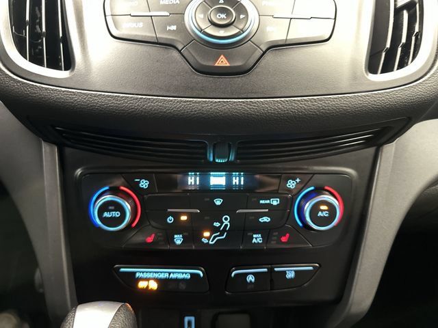 Used 2017 Ford Escape SE w/ SE Cold Weather Package AWD/4WD image 19