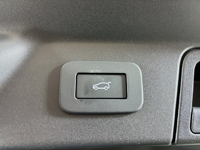Used 2026 Land Rover Range Rover Velar S AWD/4WD image 26