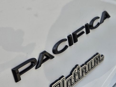 New 2026 Chrysler Pacifica Select image 13