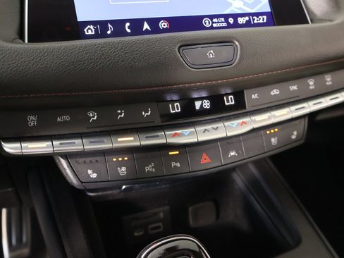 Used 2023 Cadillac XT4 Sport FWD image 7
