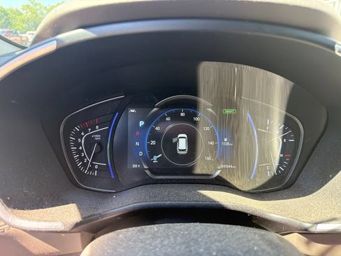 Used 2020 Hyundai Santa Fe SEL w/ Cargo Package FWD image 2