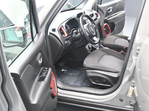 Used 2021 Jeep Renegade Trailhawk w/ Sun & Sound Group image 5