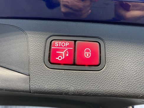 Used 2020 Mercedes-Benz GLC 300 4MATIC image 35