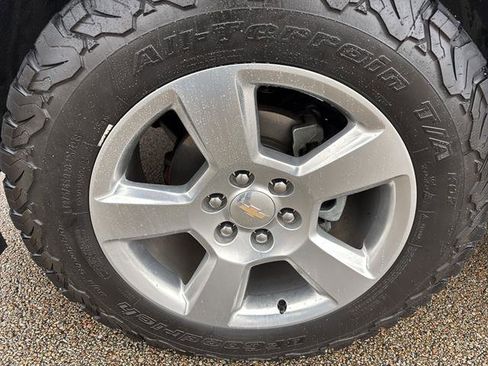 Used 2018 Chevrolet Silverado 1500 LT w/ LT Convenience Package image 9