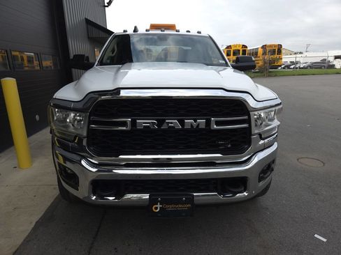 Used 2020 RAM 4500 Tradesman w/ Chrome Appearance Group AWD/4WD image 2