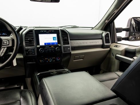 Used 2021 Ford F250 XLT w/ FX4 Off-Road Package image 37