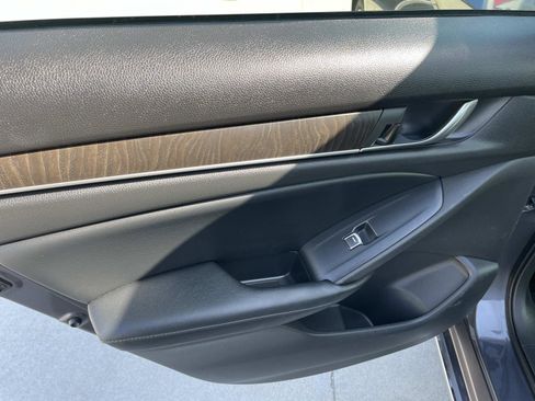 Used 2018 Honda Accord EX-L image 18