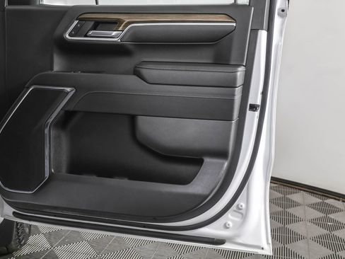 Used 2023 Chevrolet Silverado 1500 LT image 46