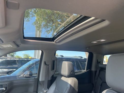 Used 2021 GMC Sierra 1500 SLT w/ SLT Premium Package image 6