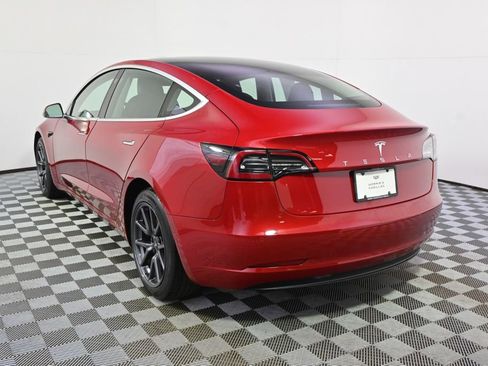 Used 2019 Tesla Model 3 Standard Range Plus image 4