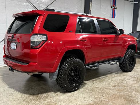 Used 2020 Toyota 4Runner SR5 AWD/4WD image 7
