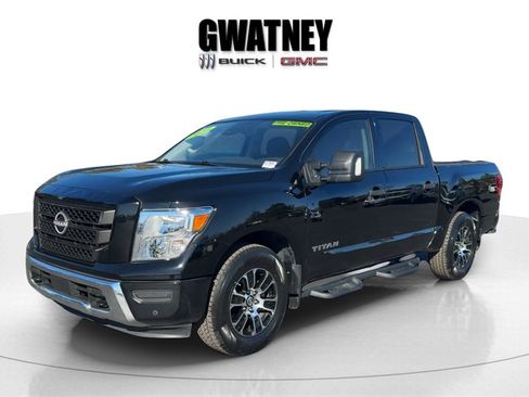 Used 2024 Nissan Titan SV w/ SV Convenience Package image 3