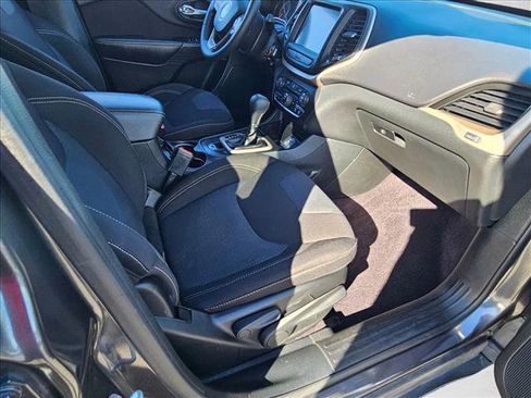 Used 2016 Jeep Cherokee Latitude w/ Comfort & Sound Group image 18