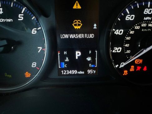 Used 2020 Mitsubishi Outlander SE FWD image 14