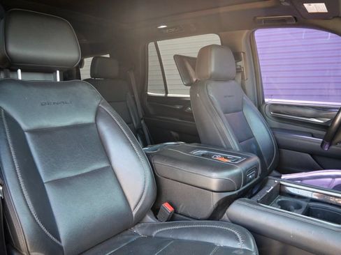 Used 2021 GMC Yukon Denali w/ Denali Premium Package AWD/4WD image 10
