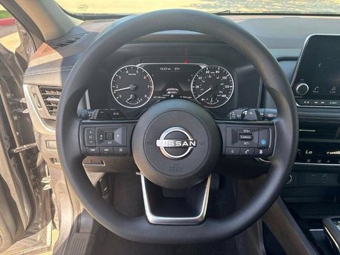 Certified 2023 Nissan Rogue SV FWD image 12